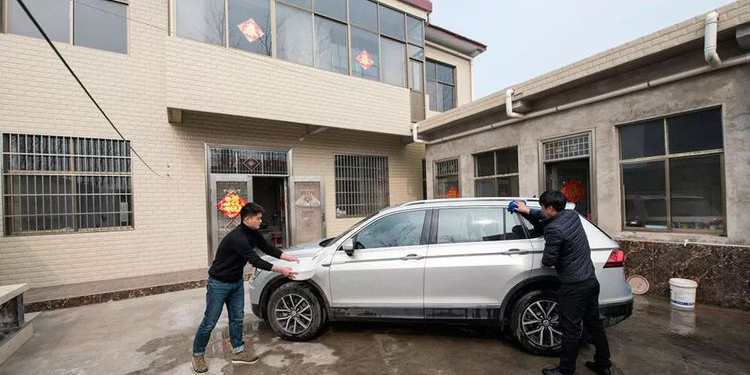 崔兆举给父亲买了一台车